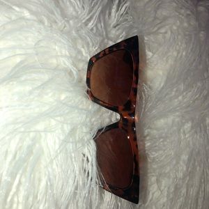 Cat eye sunglasses in turquoise